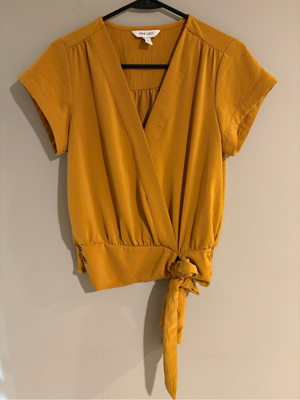 Nine West Mustard Yellow Wrap Blouse Women’s S Tie Waist Short Sleeve Top